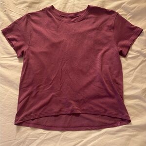 Lululemon Cropped Shirt in Mauve Pattern Size 6